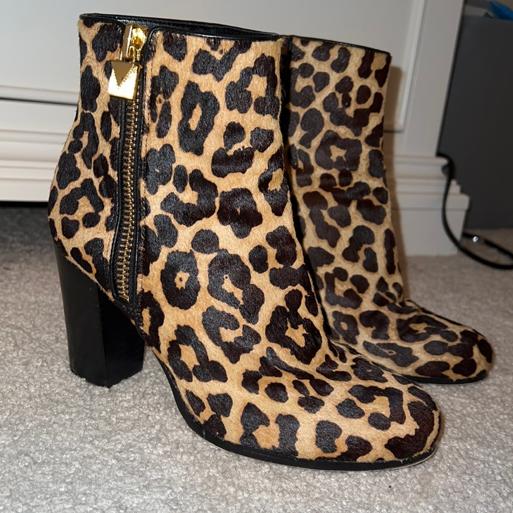 MICHAEL Michael Kors Leopard Print Ankle Booties
